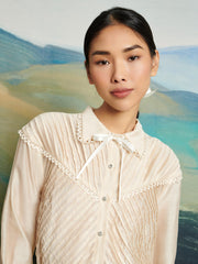 <b>DREAM</b> Pony Pleat Blouse