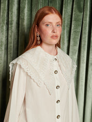 Motion Collar Blouse Pearled White / Z