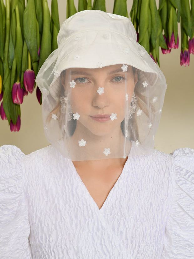 <b>DREAM</b> Seed Tulle Veil Bucket Hat